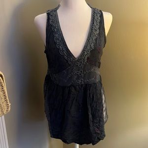 Gimmicks size M tunic tank